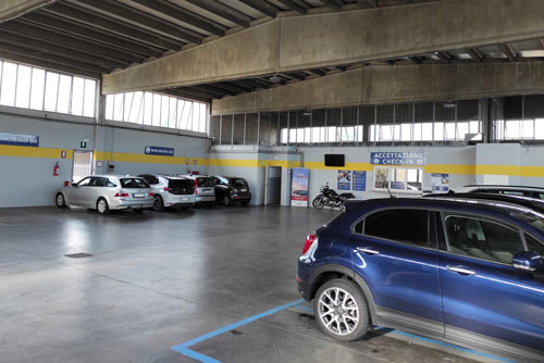 interno parcheggio coperto FastParking aeroporto LInate