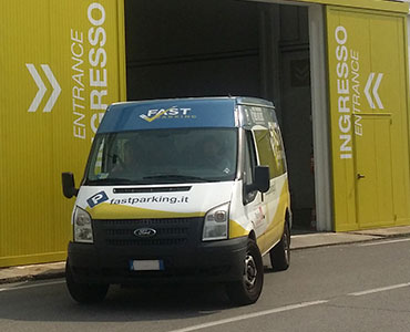 Navetta all'ingresso di FastParking
